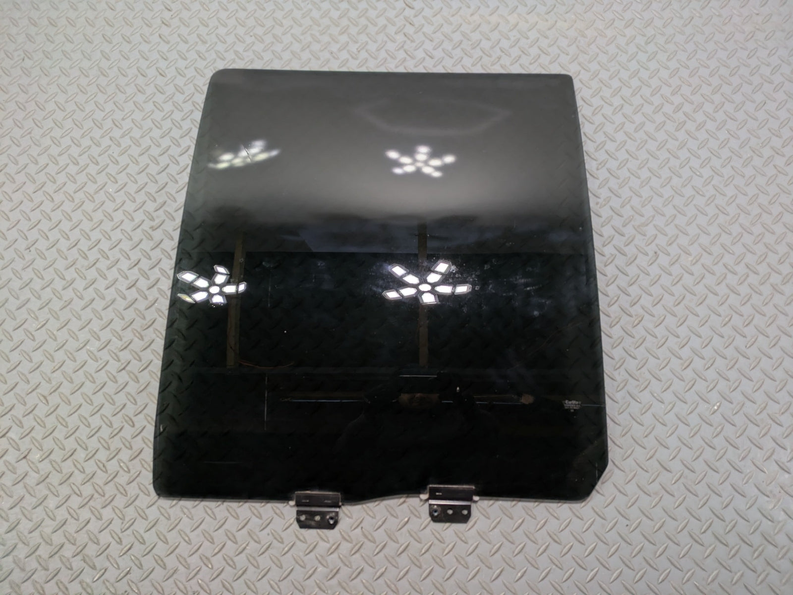 03 - 06 OEM LINCOLN NAVIGATOR REAR LEFT SIDE DOOR WINDOW GLASS WITH PRIVACY TINT