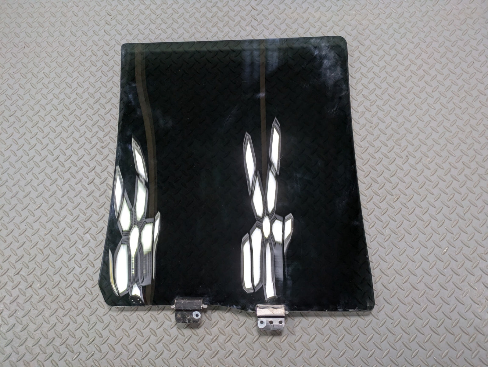 03 - 06 OEM LINCOLN NAVIGATOR REAR LEFT SIDE DOOR WINDOW GLASS WITH PRIVACY TINT